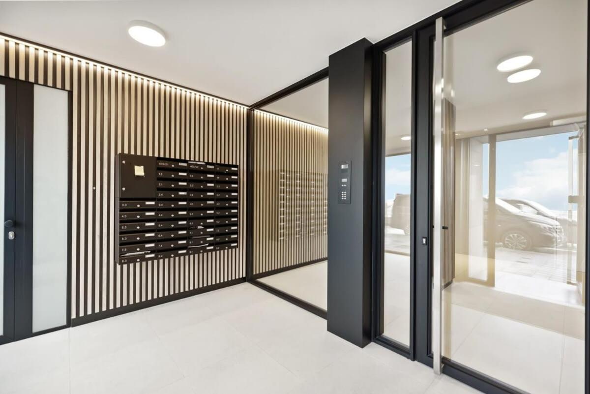 Huswell - Apartment With Frontal Sea View In Knokke Экстерьер фото