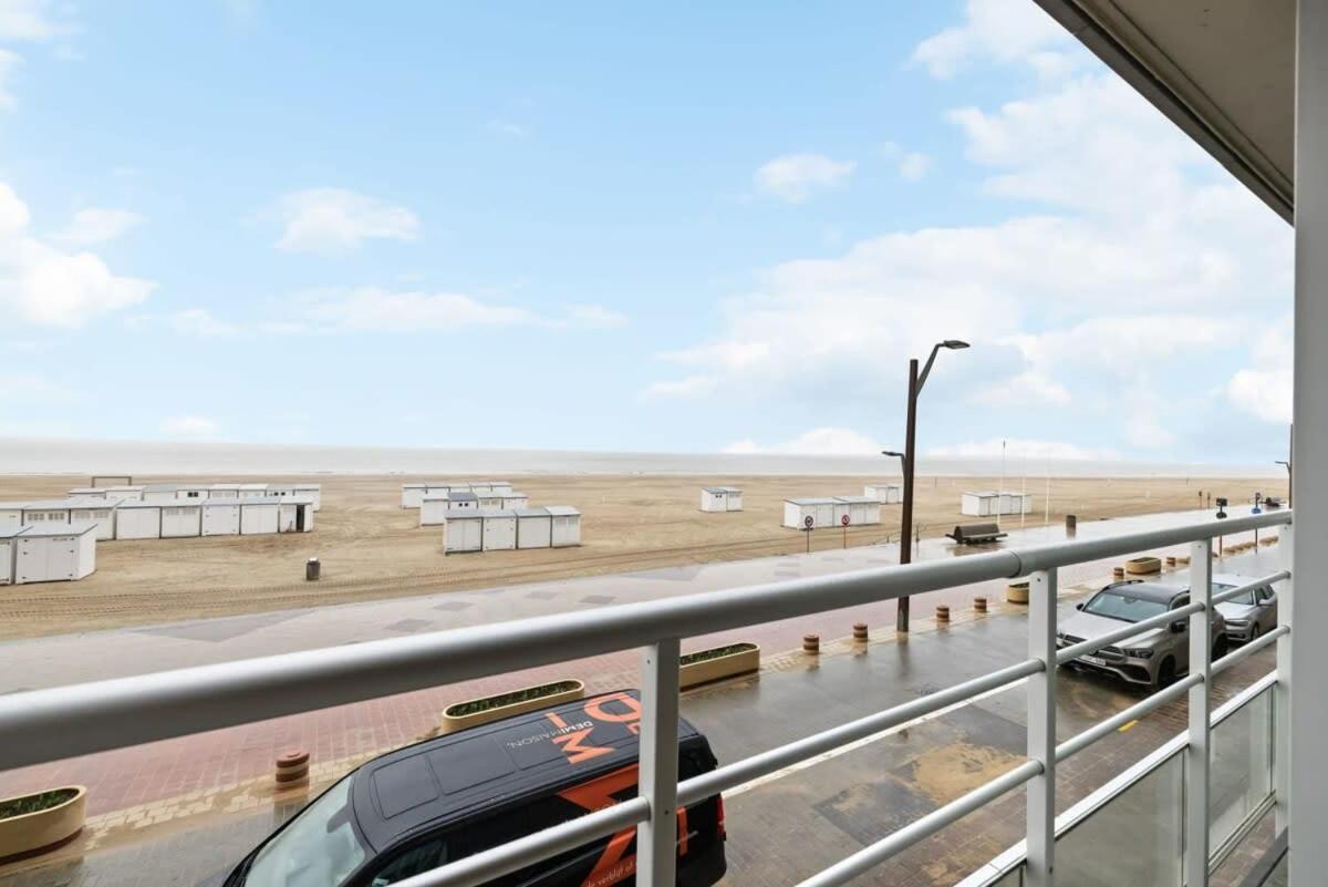 Huswell - Apartment With Frontal Sea View In Knokke Экстерьер фото